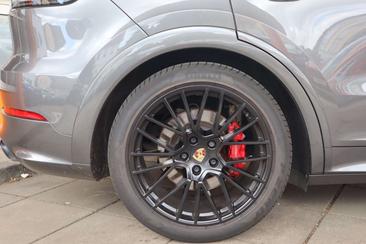 Porsche Cayenne GTS — photo 15