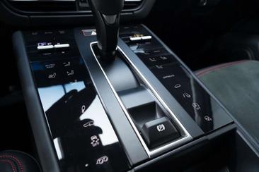 Porsche Macan I GTS — photo 27