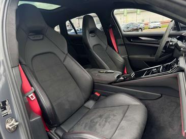 Porsche Panamera GTS — photo 26