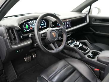 Porsche Cayenne E-Hybrid — photo 11