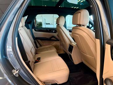 Porsche Cayenne E-Hybrid — photo 13