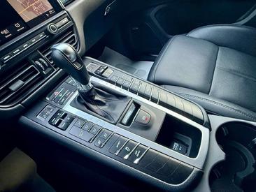 Porsche Macan I S — photo 12