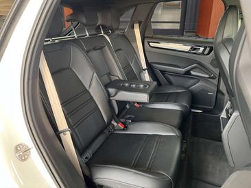Porsche Cayenne E-Hybrid — photo 21