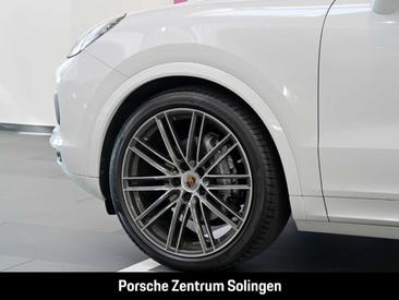 Porsche Cayenne III — photo 9