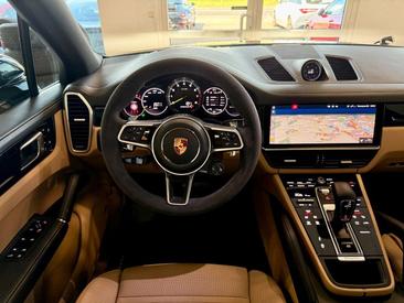 Porsche Cayenne E-Hybrid — photo 17
