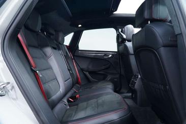 Porsche Macan I GTS — photo 32