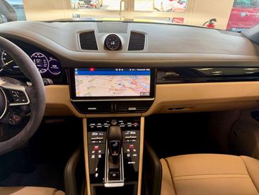 Porsche Cayenne E-Hybrid — photo 18