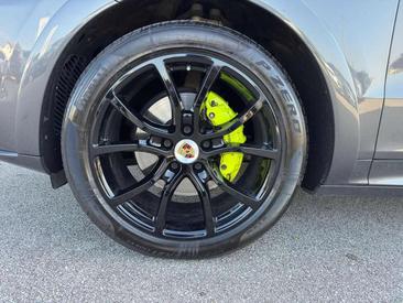 Porsche Cayenne III — photo 8