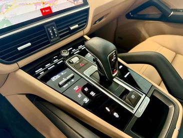 Porsche Cayenne E-Hybrid — photo 19