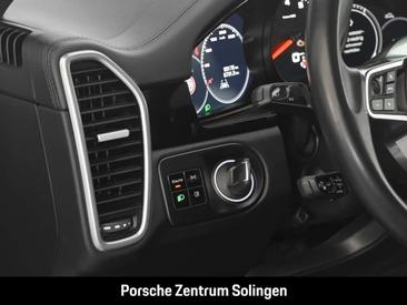 Porsche Cayenne III — photo 12