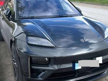 Porsche Macan I Turbo Electric — photo 5