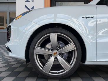 Porsche Cayenne E-Hybrid — photo 27