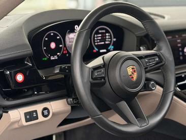 Porsche Panamera — photo 14