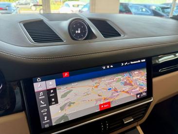Porsche Cayenne E-Hybrid — photo 20