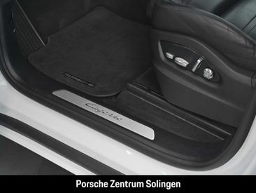 Porsche Cayenne III — photo 14