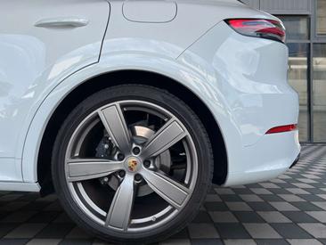 Porsche Cayenne E-Hybrid — photo 29