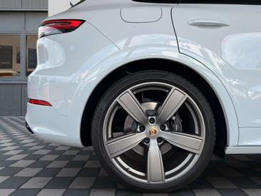 Porsche Cayenne E-Hybrid — photo 30