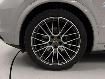 Porsche Cayenne E-Hybrid — photo 21