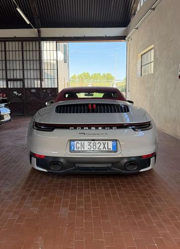Porsche 911 Cabriolet Carrera 4S — photo 7