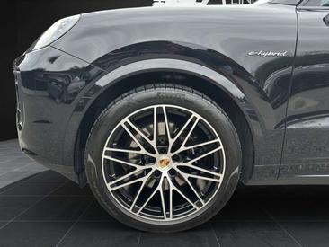 Porsche Cayenne E-Hybrid — photo 13