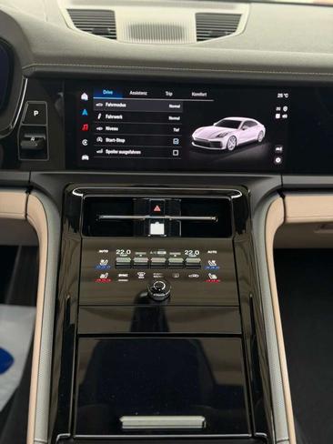 Porsche Panamera — photo 28