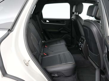 Porsche Cayenne E-Hybrid — photo 29