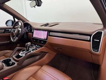 Porsche Cayenne E-Hybrid — photo 26