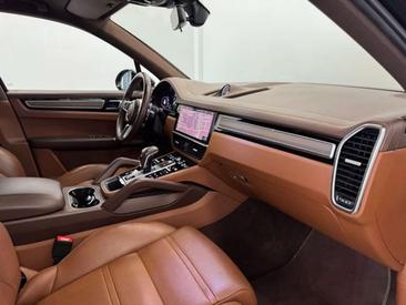 Porsche Cayenne E-Hybrid — photo 27