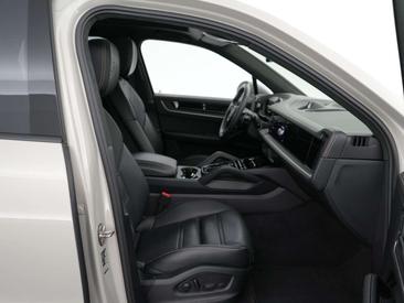 Porsche Cayenne E-Hybrid — photo 33