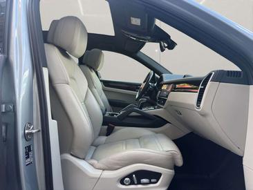 Porsche Cayenne III — photo 10