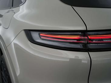 Porsche Cayenne E-Hybrid — photo 37