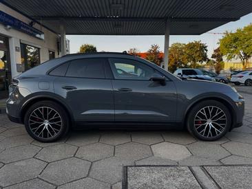 Porsche Macan I 4S Electric — photo 2