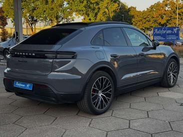 Porsche Macan I 4S Electric — photo 3