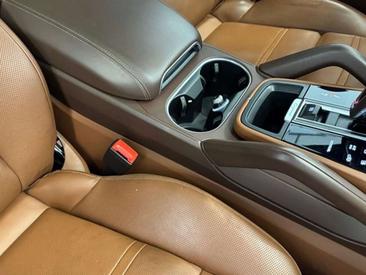 Porsche Cayenne E-Hybrid — photo 37