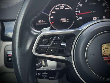 Porsche Cayenne III — photo 18