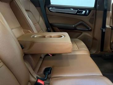 Porsche Cayenne E-Hybrid — photo 39