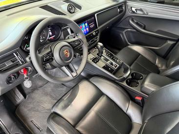 Porsche Macan — photo 6