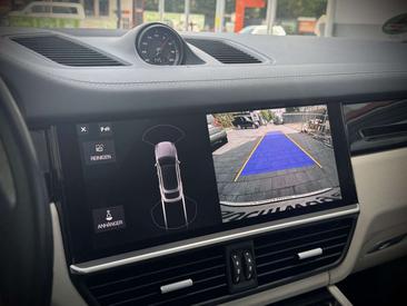 Porsche Cayenne III — photo 22