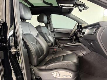 Porsche Macan — photo 10