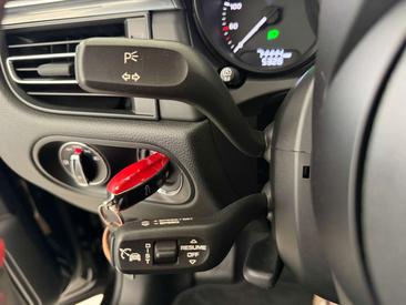 Porsche Macan — photo 12