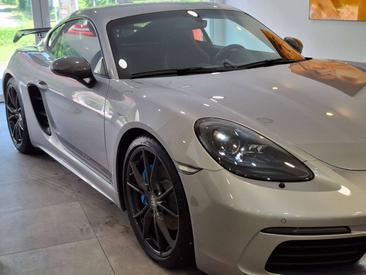 Porsche 718 Cayman T — photo 9