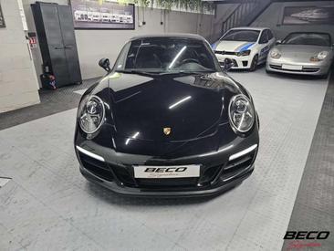 Porsche 911 Cabriolet Carrera GTS — photo 2