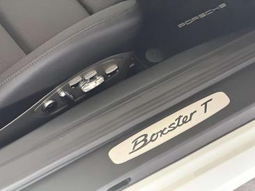 Porsche 718 Cabriolet Boxster T — photo 22