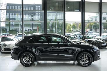 Porsche Macan — photo 6