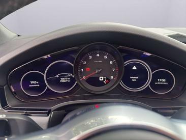 Porsche Cayenne III — photo 11