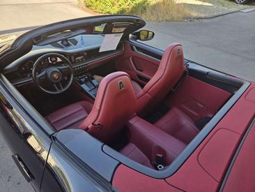 Porsche 911 Cabriolet Carrera 4S — photo 10