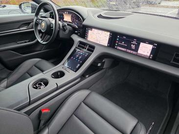 Porsche Taycan 4S — photo 4
