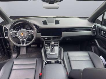 Porsche Cayenne III — photo 14