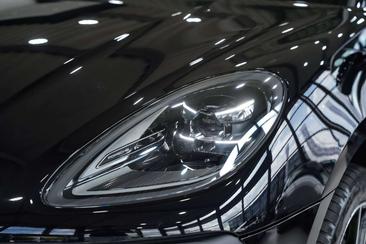 Porsche Macan — photo 11