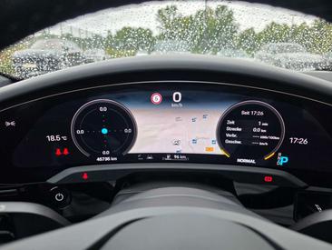 Porsche Taycan 4S — photo 7